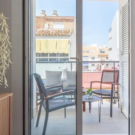 Flat In The Bustling Center Of Ref 99
