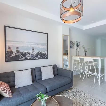 Apartment Flat In The Bustling Center Of Ref 99