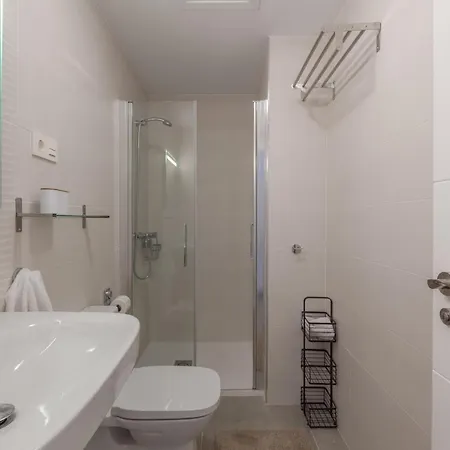 Flat In The Bustling Center Of Ref 99 Apartment