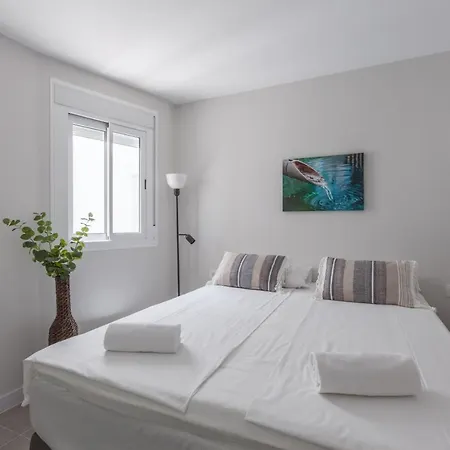 Flat In The Bustling Center Of Ref 99